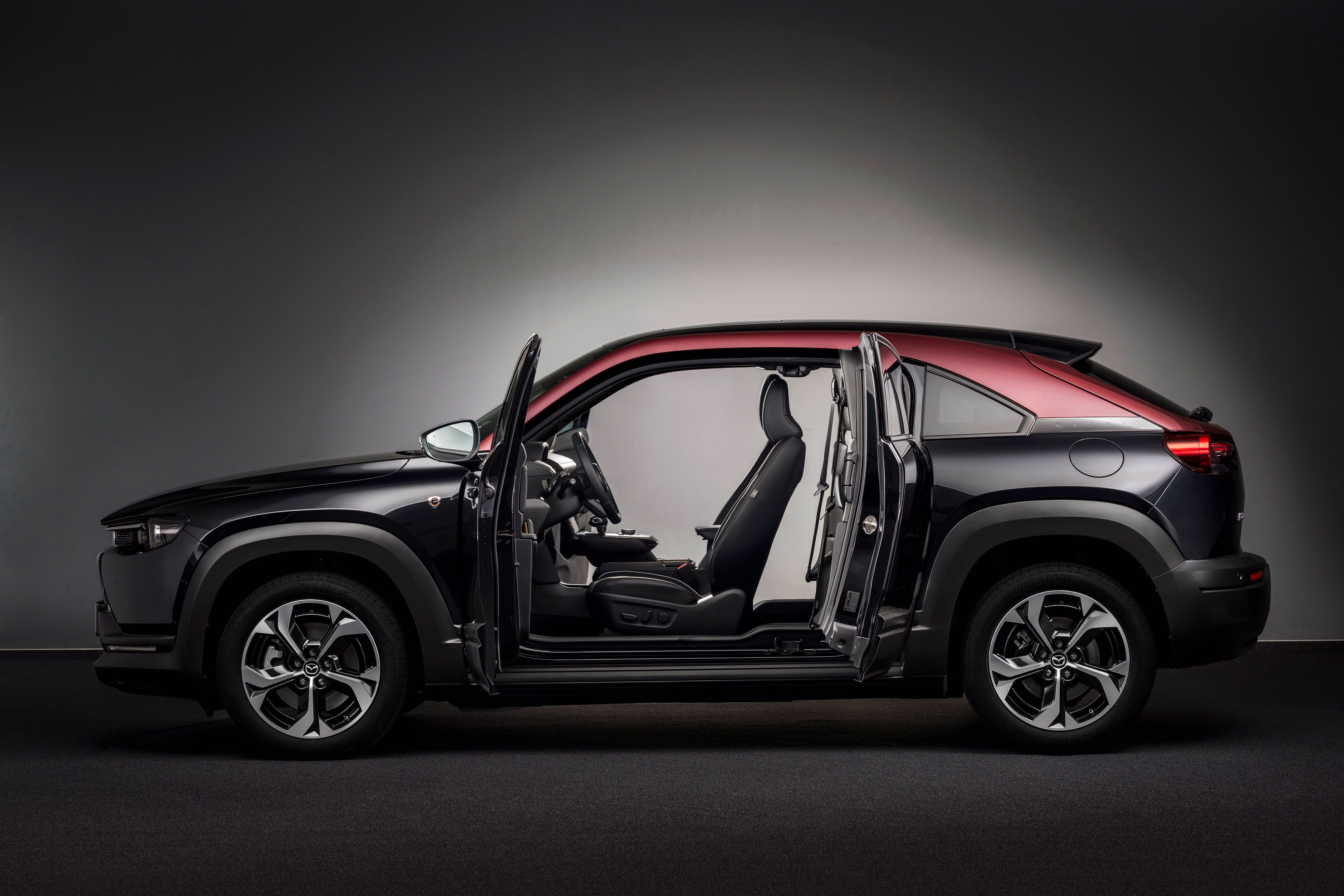 2022 mazda mx 30 r ev edition r still 6