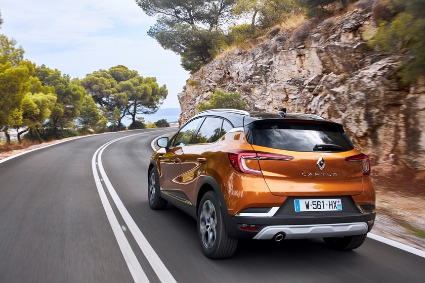 21233590 2019 New Renault CAPTUR tests drive in Greece