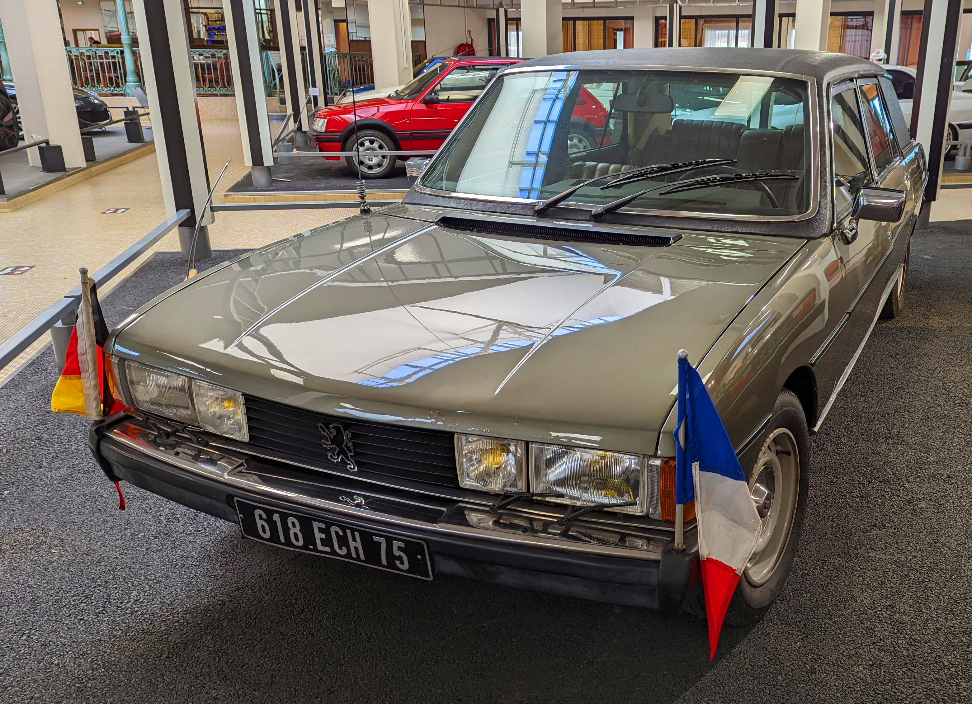3 PEUGEOT 604 Presidential 1