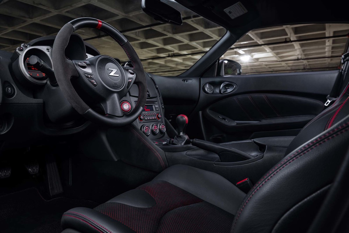 50th Z Interior 13 7