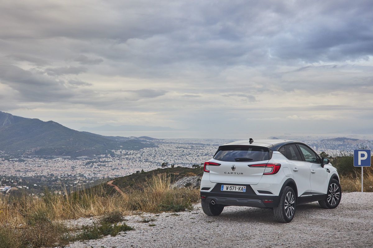 All new Renault CAPTUR in Greece 2 low