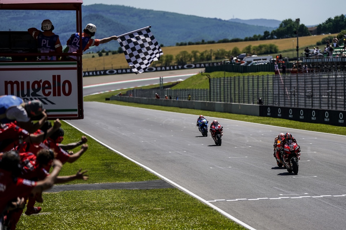 DUCATI ITALY MOTOGP 2019 ΝΤΑΝΙΛΟ ΠΕΤΡΟΥΤΣΙ 2