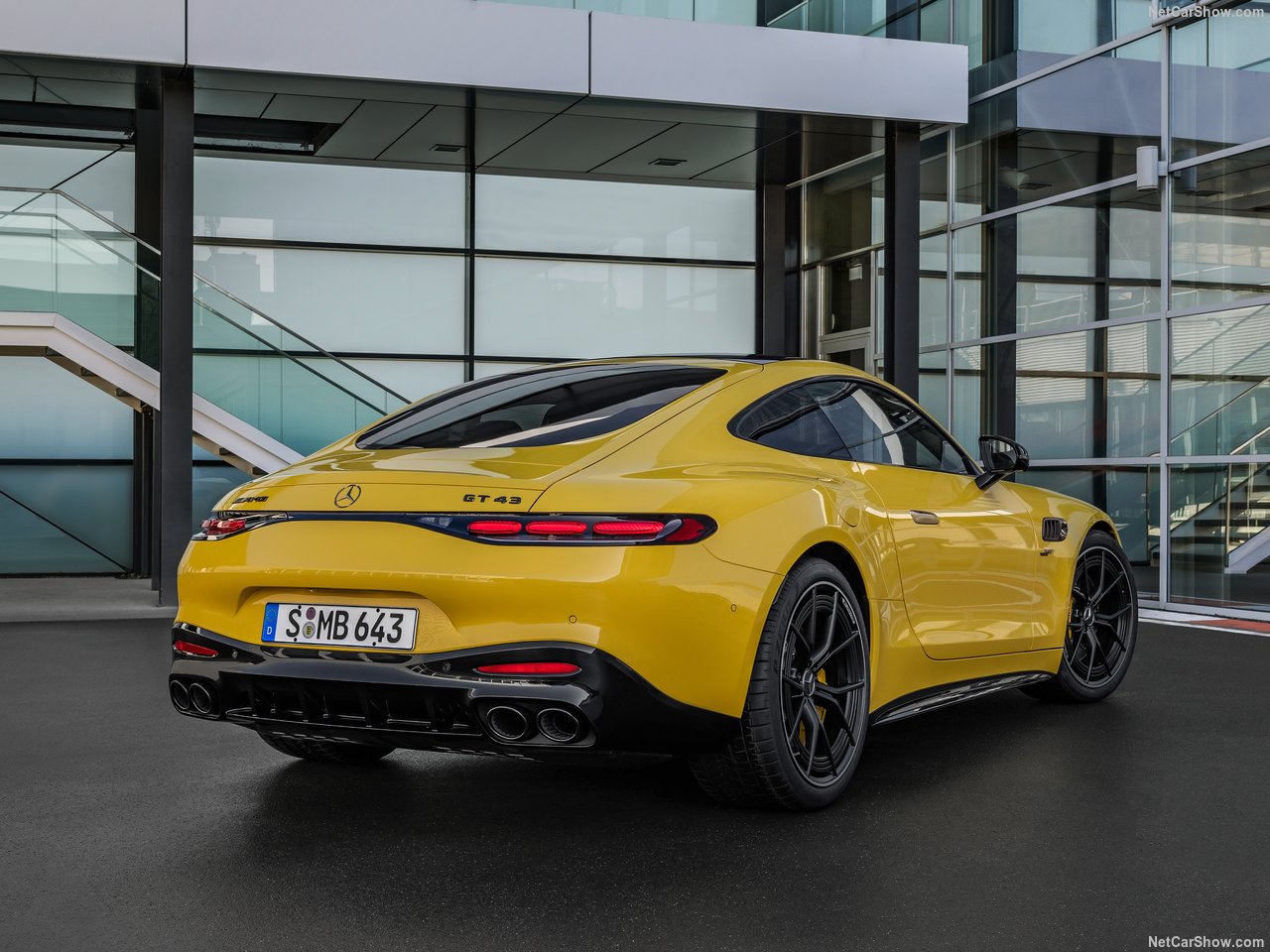 Mercedes Benz AMG GT 43 Coupe 2025 1280 09