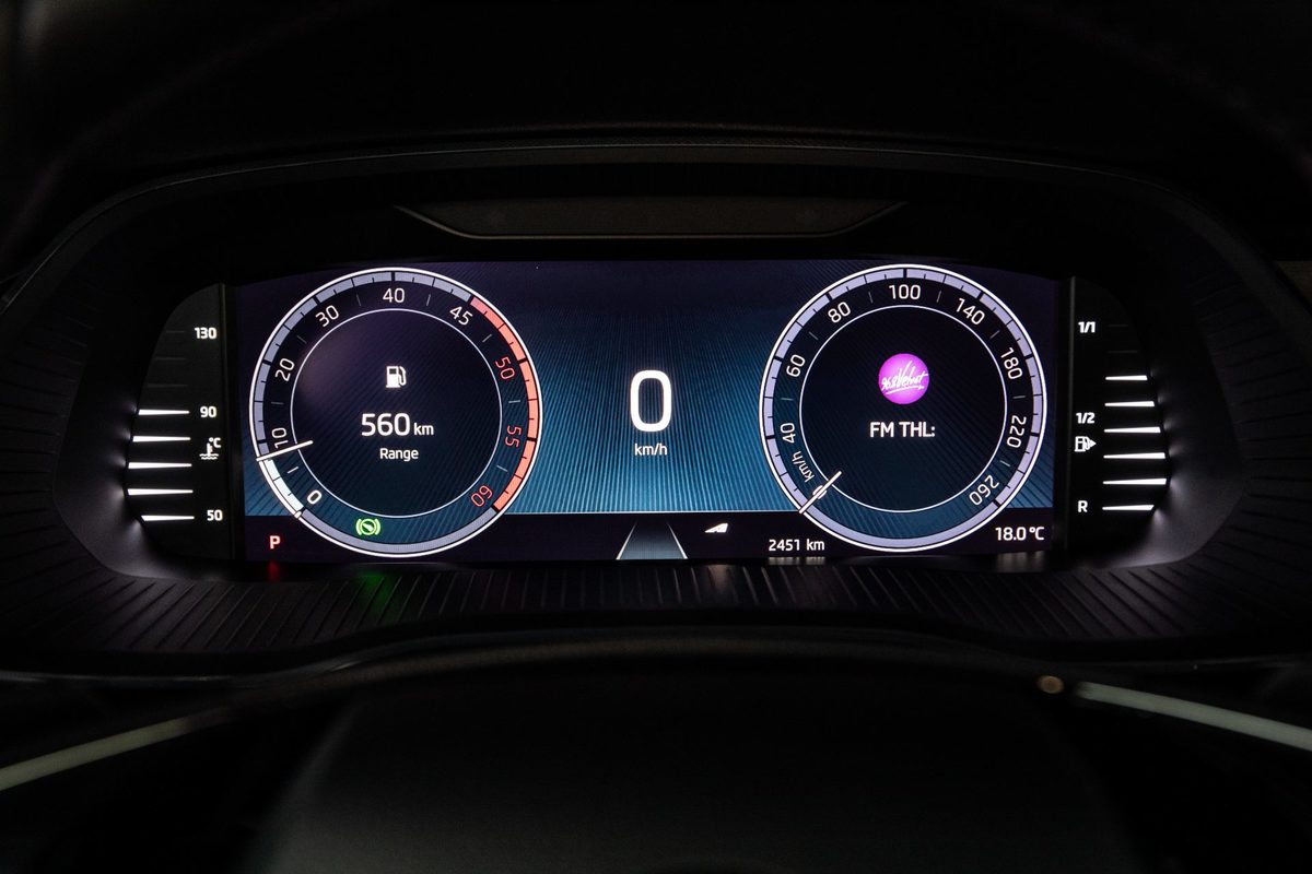 NEA SKODA OCTAVIA CRETE INTERIOR 1