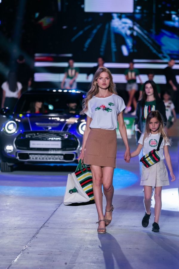 P90343195 lowRes mini at madwalk 2019