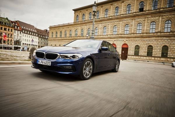P90361864 lowRes the new bmw 530e sed