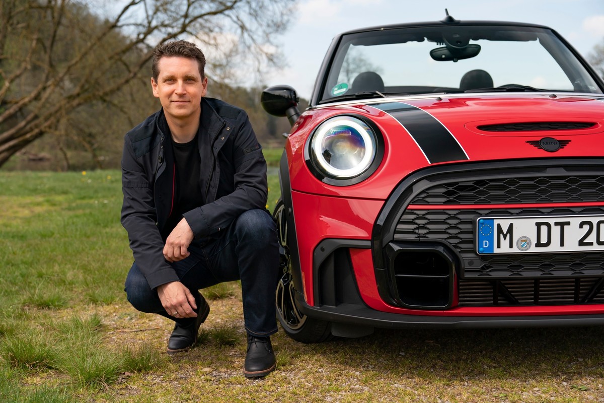 P90420798 lowRes the mini john cooper
