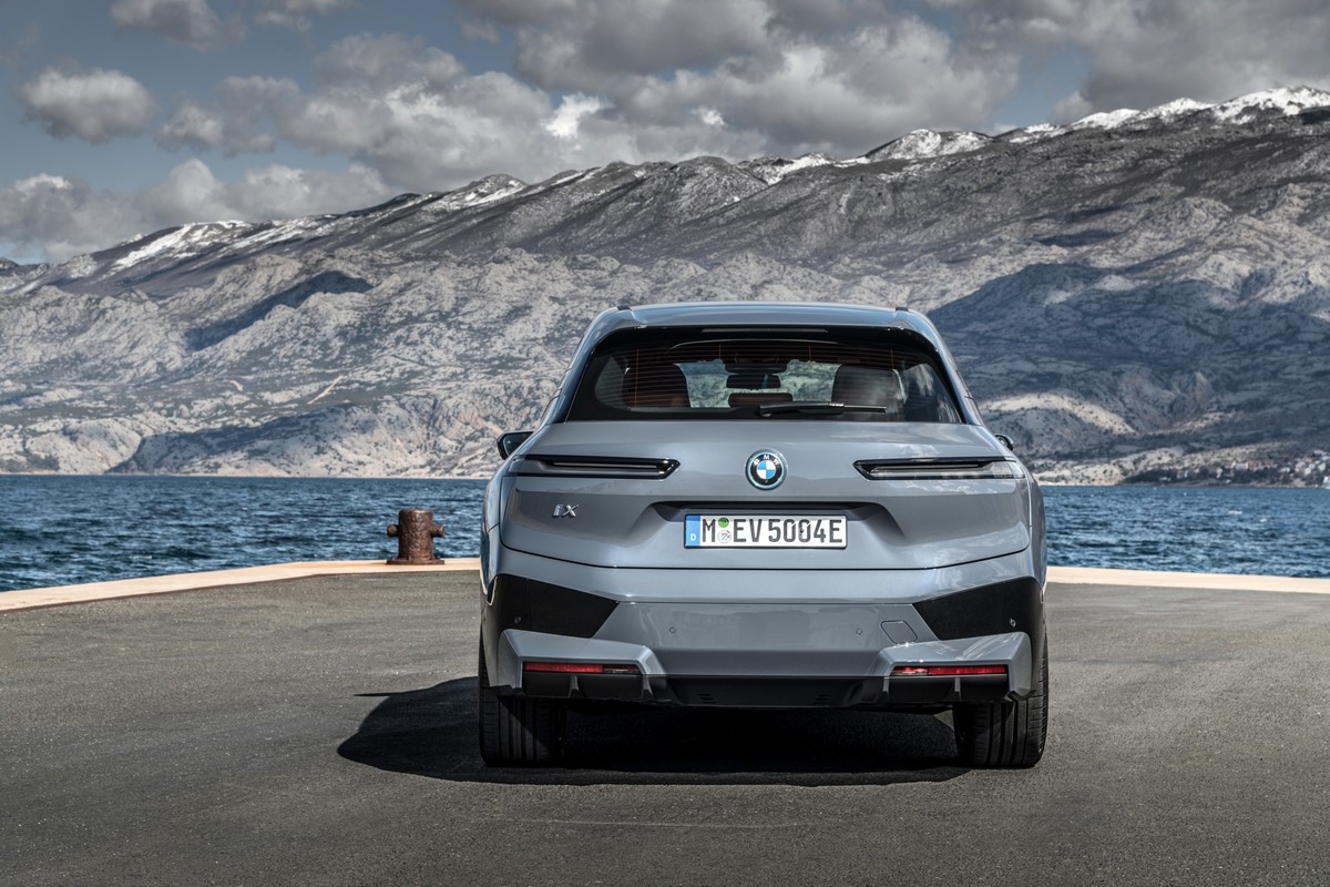 P90422111 lowRes the bmw ix xdrive50 
