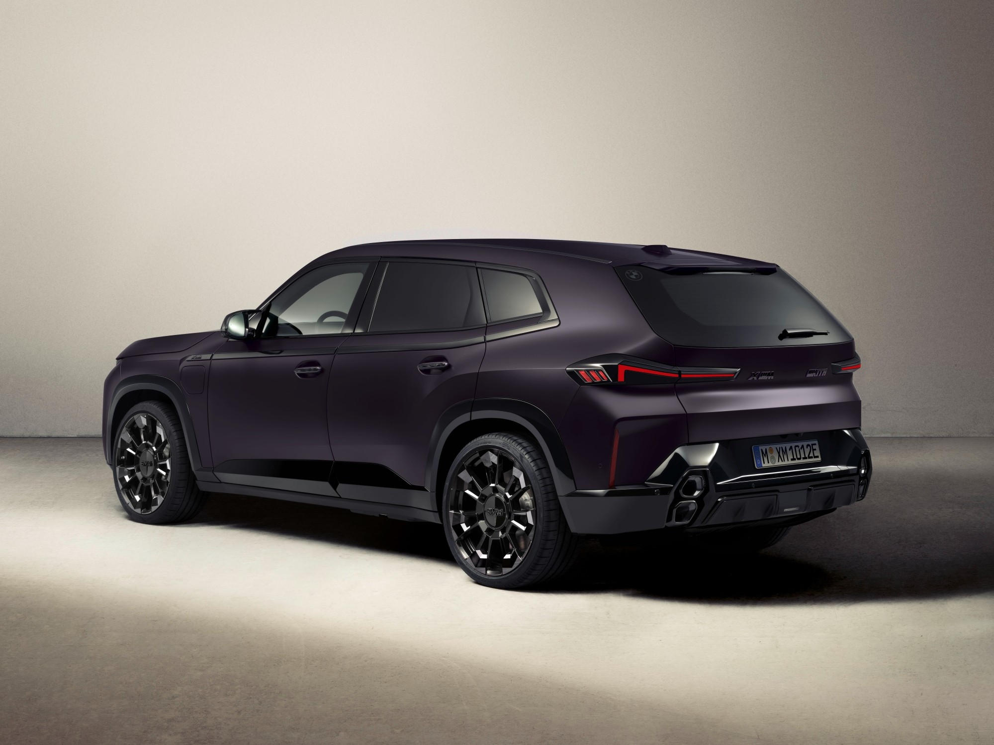 P90582545 lowRes the 2025 bmw xm by k