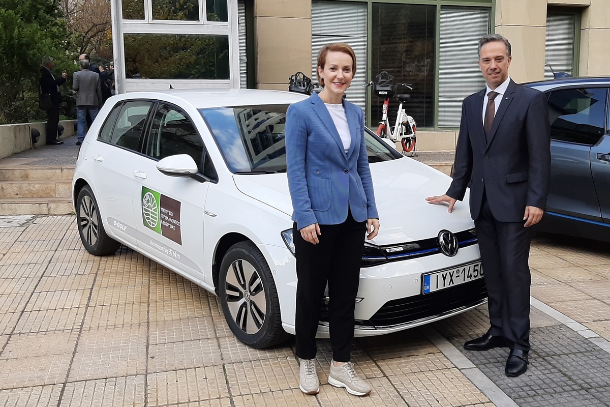 VOLKSWAGEN E GOLF ΓΙΑ ΤΟ ΥΠΕΝ ΑΛΕΞΑΝΔΡΑ ΣΔΟΥΚΟΥ ΘΑΝΑΣΗΣ ΚΟΝΙΣΤΗΣ