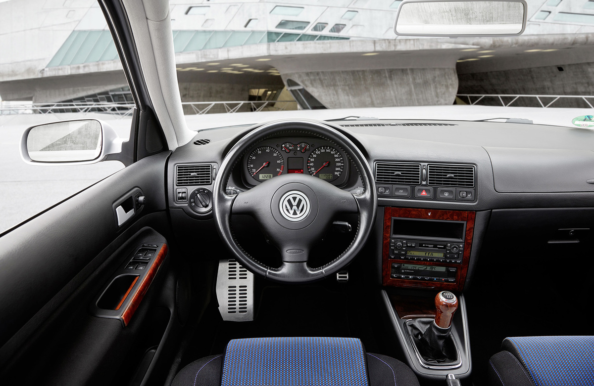 VOLKSWAGEN GOLF MK4