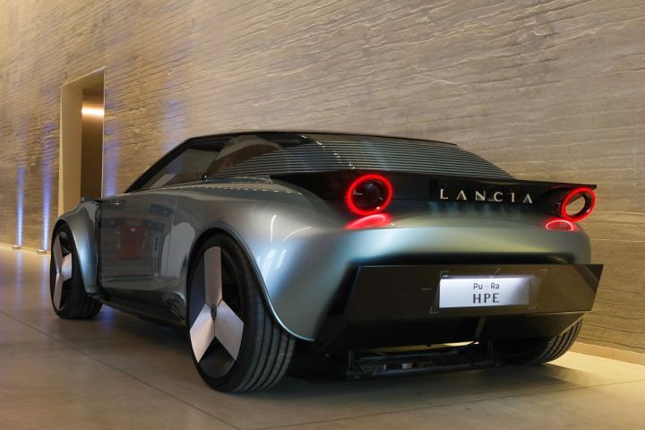 lancia pura hpe concept 2023 6