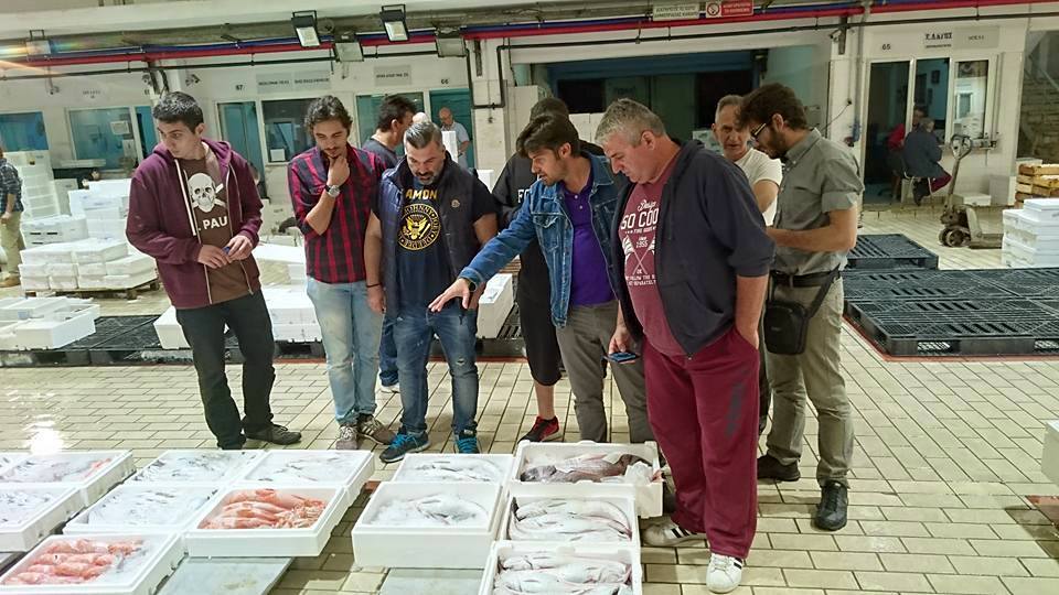 Μάθημα στην ιχθυόσκαλα του Κερατσινίου