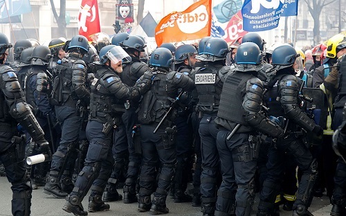 2020 01 28t144715z 15156833 rc22pe9hpkbn rtrmadp 5 france protests firefighters
