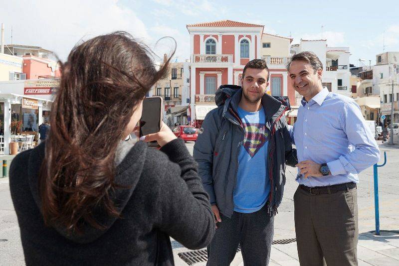 mitsotakis pasxa4