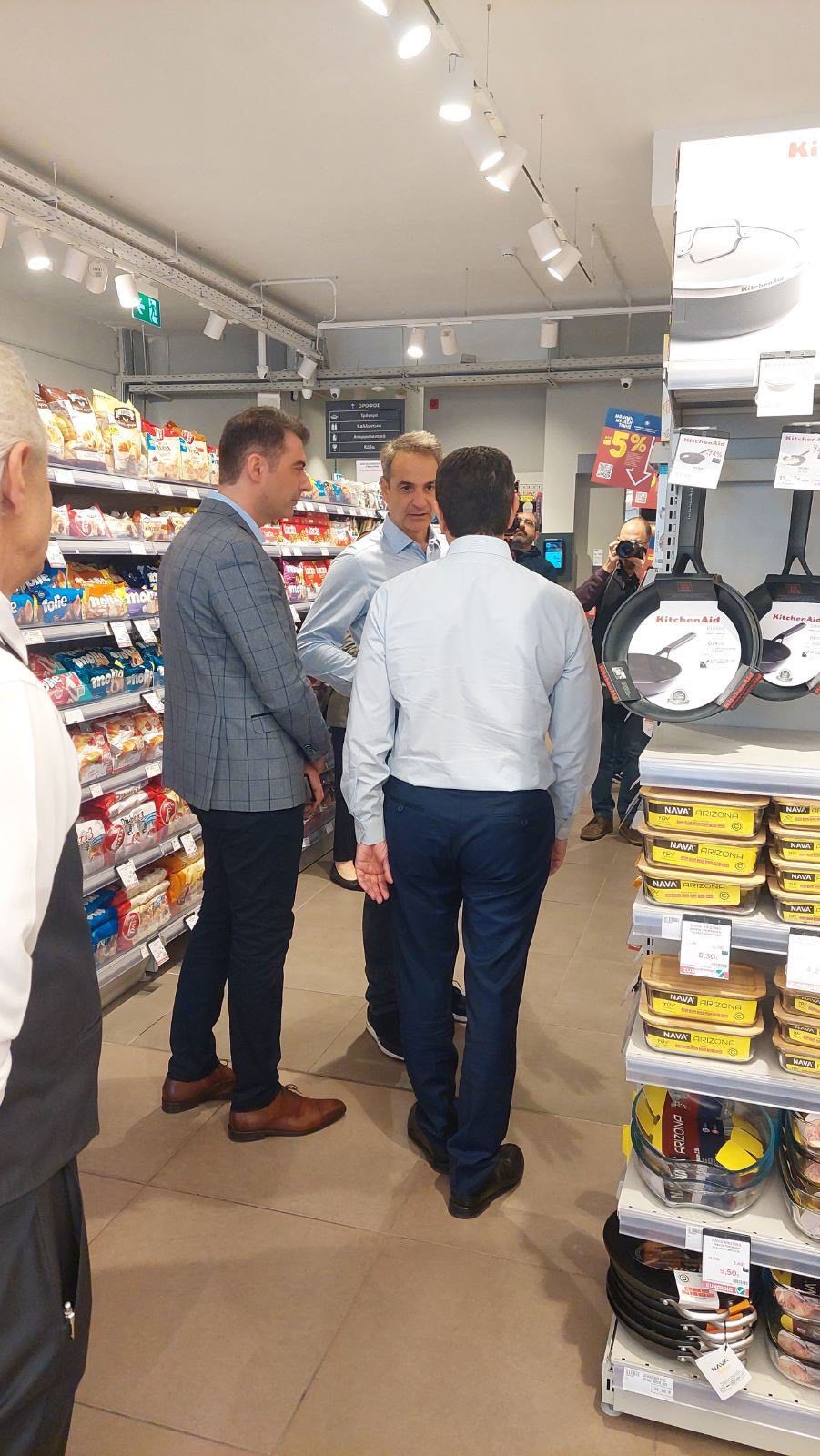 Μητσοτάκης Αφνιδιαστική επίσκεψη σε κατάστημα Μασούτης 2