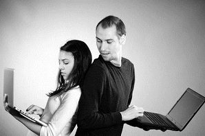 man-woman-on-computer