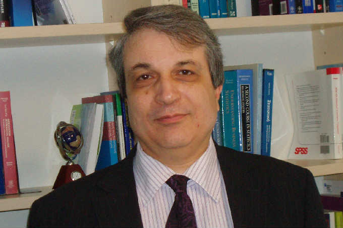 kostakis2