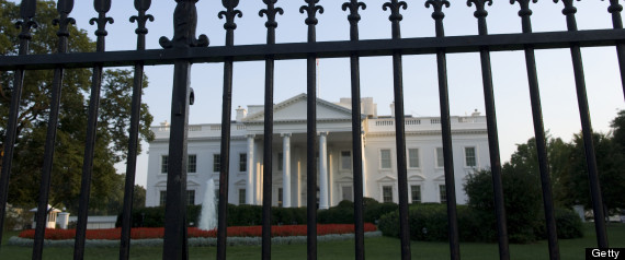 r-WHITE-HOUSE-FENCE-large570