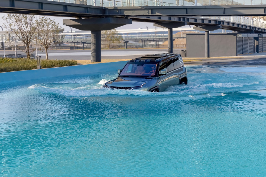 3_YANGWANG_U8_Water_Crossing_edf01.jpg