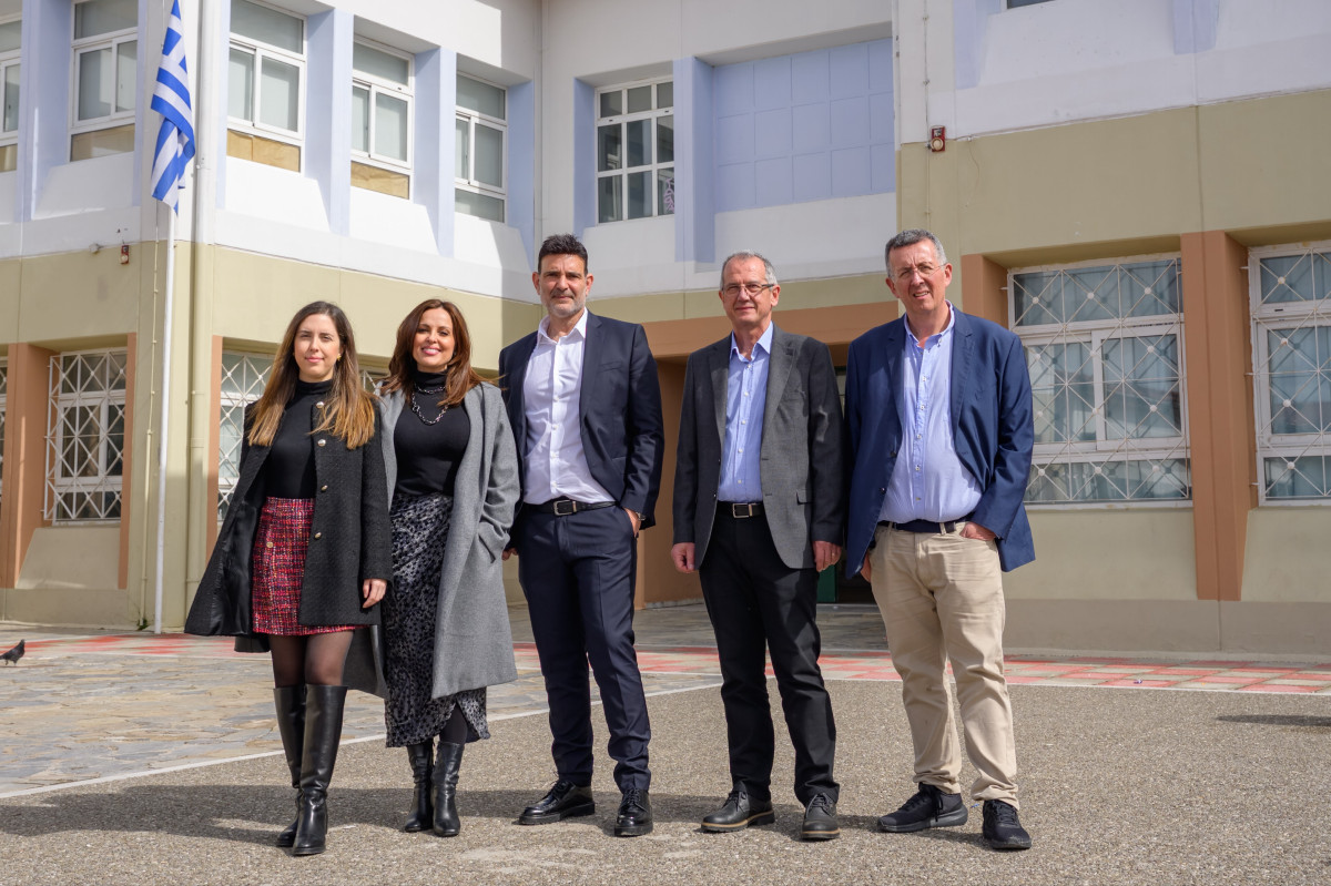 Η Pharmathen εξοπλίζει νέο επιστημονικό εργαστήριο στο 3ο Γυμνάσιο Γέρακα