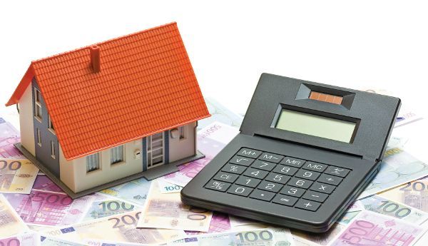 Σε γραφεία, καταστήματα και ξενοδοχεία η "ελπίδα" για ανάκαμψη στην αγορά ακινήτων