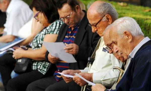 Ενημερωτικά συντάξεων: Ποια αίτηση πρέπει να καταθέσουν άμεσα οι συνταξιούχοι