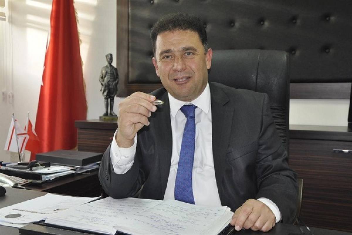 «Ροζ» βίντεο ο λόγος παραίτησης του «πρωθυπουργού» του ψευδοκράτους
