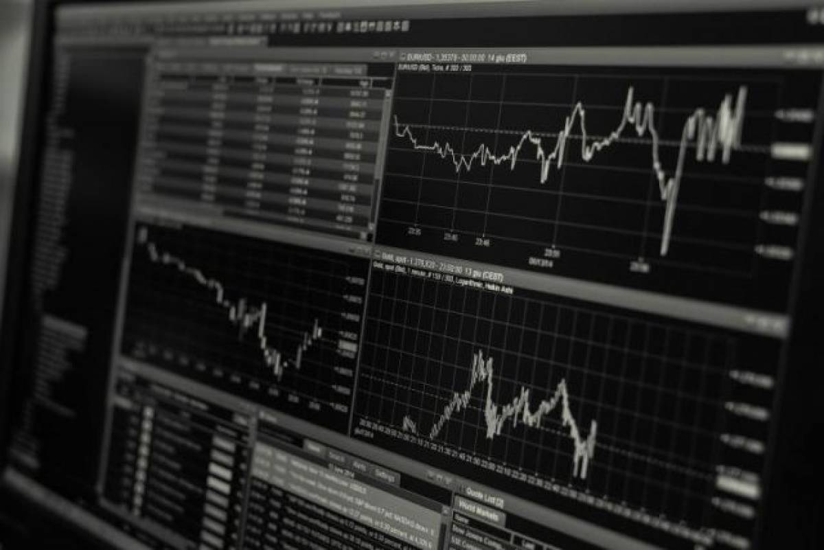 Χρηματιστήριο: Στο επίκεντρο τράπεζες και εισηγμένες που κόβουν μερίσματα