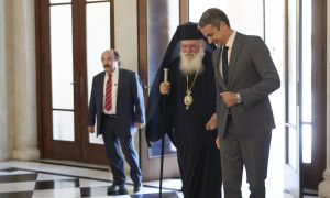 «Μέτωπο» Μητσοτάκη-Ιερώνυμου απέναντι στα... χαστούκια-Κοινή επίσκεψη στο Δήλεσι
