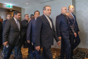 Μετέωρες οι συνομιλίες ΗΠΑ-Ιράν μετά τις «εμπρηστικές» απειλές Τραμπ