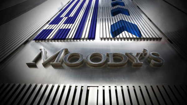 Διπλή ψήφος εμπιστοσύνης στην Ελλάδα από τη Moody's