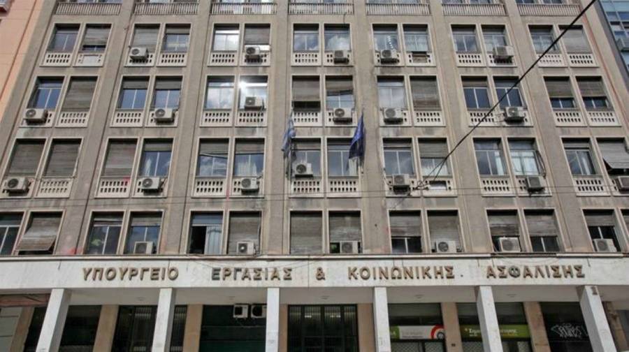Ξεκινούν αιτήσεις για «Πρώτο Ένσημο» και 150.000 νέες θέσεις εργασίας