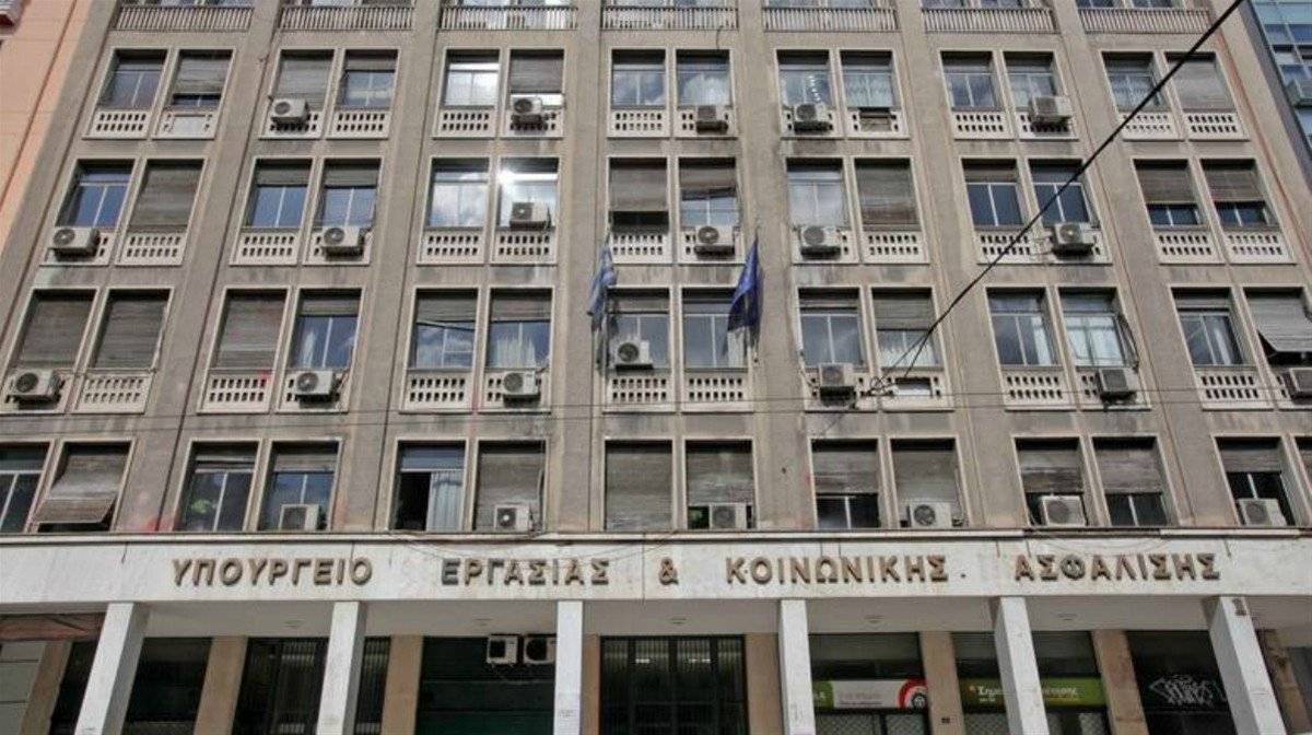 Ξεκινούν αιτήσεις για «Πρώτο Ένσημο» και 150.000 νέες θέσεις εργασίας
