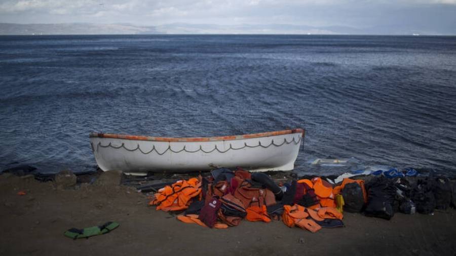 Toυρκία: Οκτώ νεκροί από βύθιση λέμβου με μετανάστες