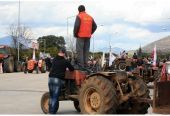 Αγρότες: Δυναμώνουν τα μπλόκα-24ωροι αποκλεισμοί δρόμων, αεροδρομίων και λιμανιών