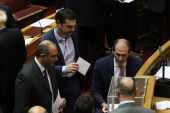 Προανακριτική (με 252 ναι) για τον Παπαντωνίου αποφάσισε η Βουλή
