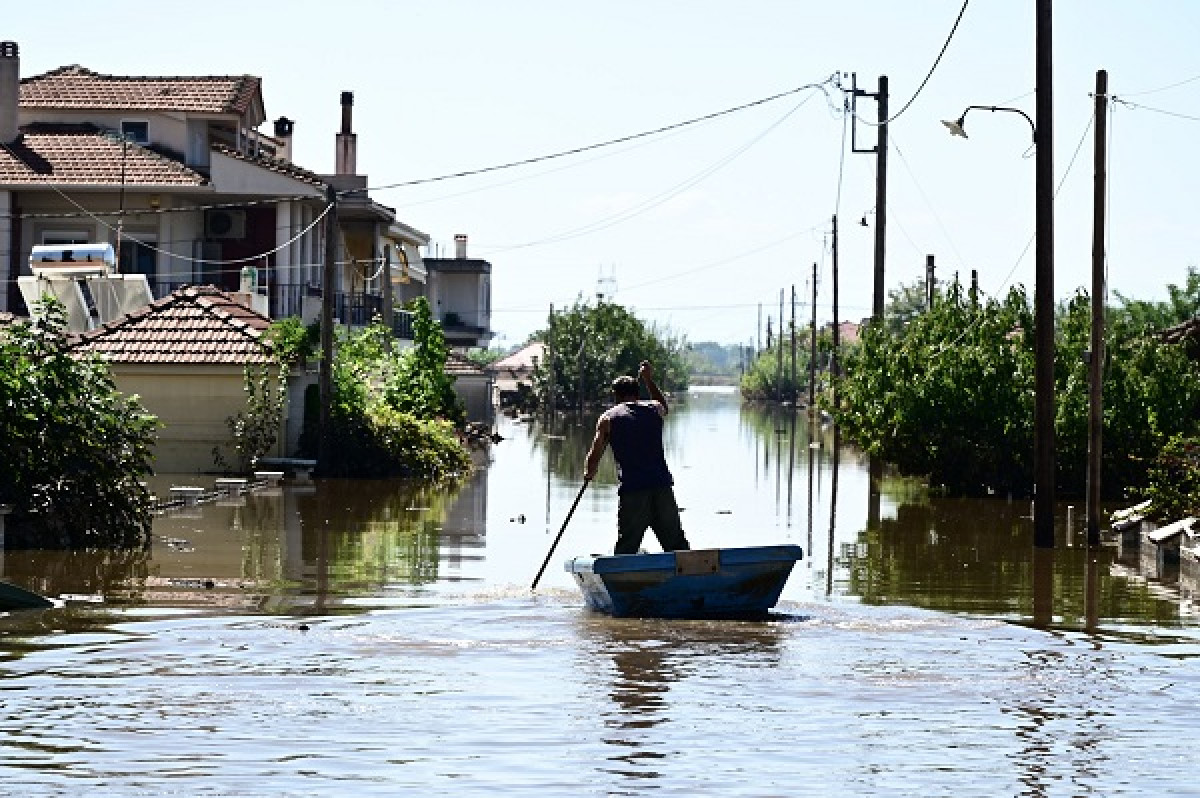Φως, νερό, τηλέφωνο ζητά η ΕΕΚΕ για τη Θεσσαλία