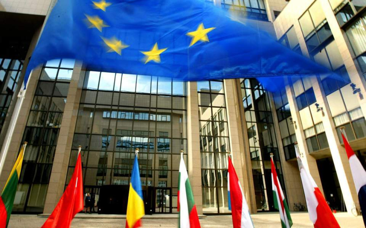 Η Ευρωζώνη απέφυγε οριακά την τεχνική ύφεση