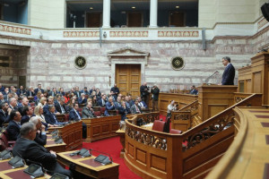 Η αναβολή της ΚΟ και η προσπάθεια του Μαξίμου να κατευνάσει τους βουλευτές