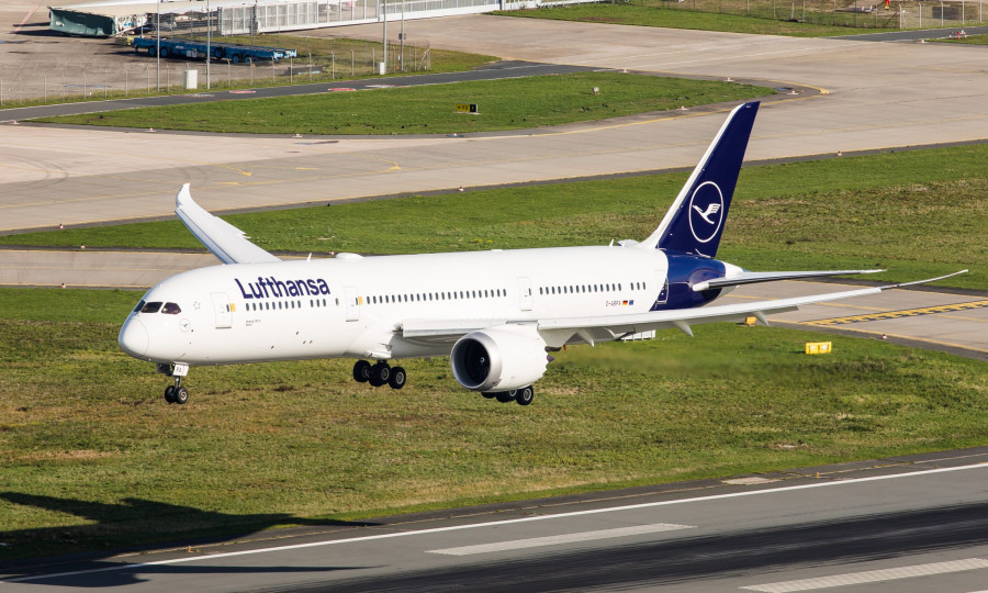 Lufthansa: Της «χρεώνεται» διαστρέβλωση ανταγωνισμού στη γραμμή Φρανκφούρη-Νέα Υόρκη