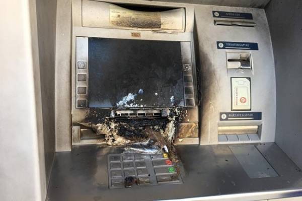 Μπαράζ επιθέσεων σε καταστήματα, δημόσιες υπηρεσίες και ΑΤΜ