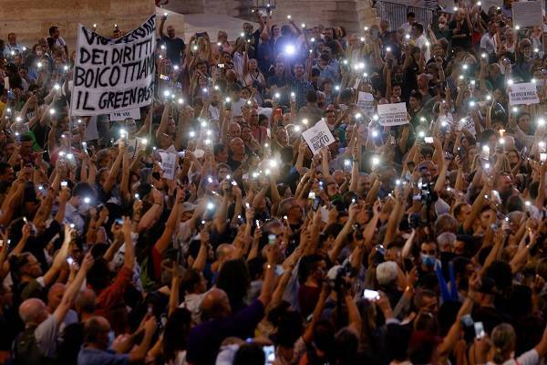 Χάκερς «έριξαν» το εμβολιαστικό σύστημα στη Ρώμη