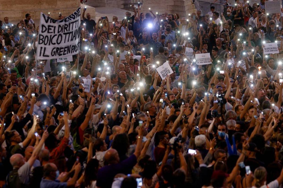 Χάκερς «έριξαν» το εμβολιαστικό σύστημα στη Ρώμη