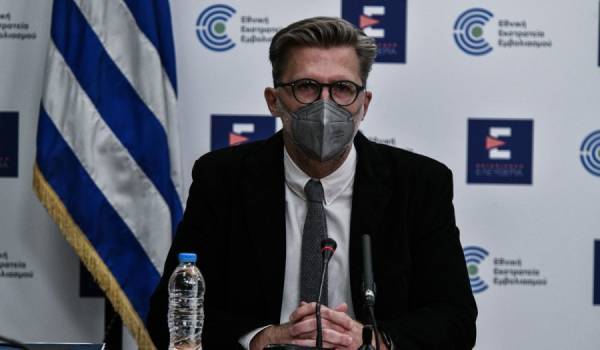 «Φρένο» Σκέρτσου στην επιβολή νέων μέτρων-Τι είπε για μάσκες, εστίαση