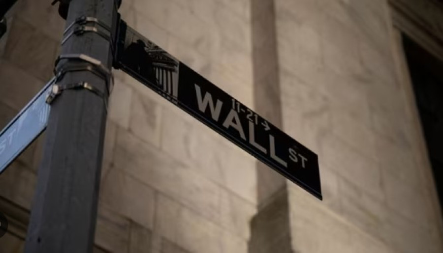 Sell off στη Wall Street-«Στα ύψη» οι αποδόσεις των ομολόγων