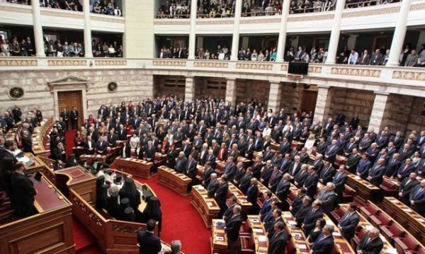 LIVE: Η ορκωμοσία της νέας Βουλής