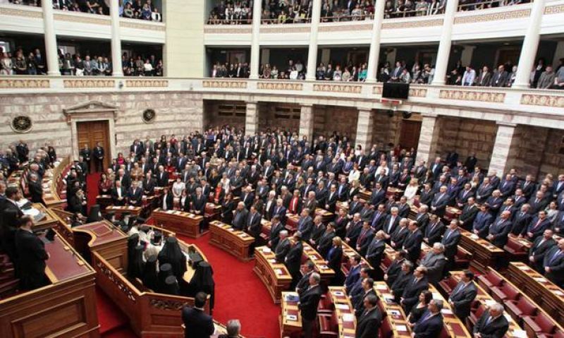 LIVE: Η ορκωμοσία της νέας Βουλής