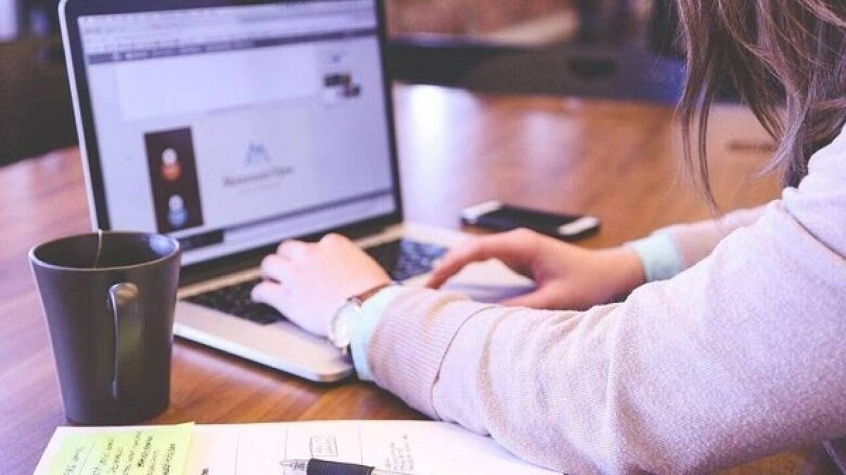 Την Παρασκευή η δήλωση του 40% του προσωπικού για τηλεργασία