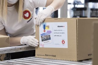ΠΛΑΙΣΙΟ: Δωρίζει tablet σε σχολεία ακριτικών και δύσκολα προσβάσιμων περιοχών